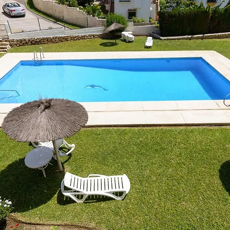 Sunny Tranquility With Pool - Happy Apartment *